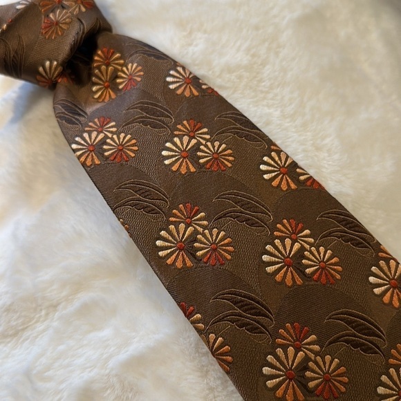 Ermenegildo Zegna Silk Embroidered Floral Tie